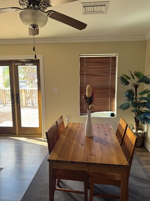 Dining - Beachfront 1-bdr 1-bath "Coconut Palm Suite" 100 ft from the Ocean with a Pool! (West End)