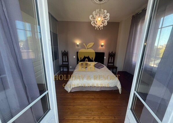 2 habitaciones, tabla de planchar con plancha y wifi gratis 