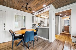 Dining - Gatlinburg Condo, King Bed, Pool & Mountain Views (Gatlinburg)