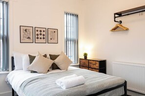 1 chambre, fer et planche à repasser, Wi-Fi, draps fournis