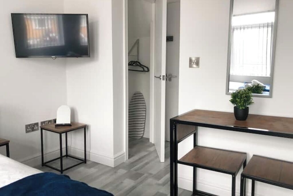 熨斗/熨衫板、Wi-Fi、床單