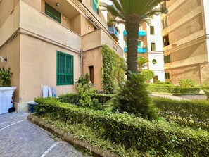 บริเวณภายนอก