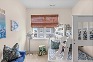 3 bedrooms, desk, iron/ironing board, WiFi