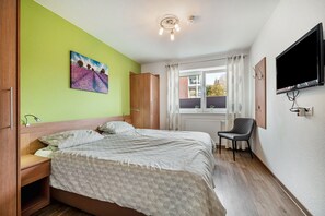 2 slaapkamers, een strijkplank/strijkijzer, wifi, beddengoed