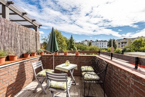 Outdoor dining - Apartment 'Bella Verde' with Balcony and Wi-Fi (Lübeck)