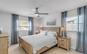 2 bedrooms, iron/ironing board, internet