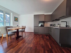 Horno, parrilla de estufa y lavavajillas 