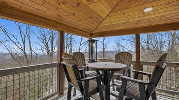 Kabin, 2 kamar tidur | Tempat makan outdoor