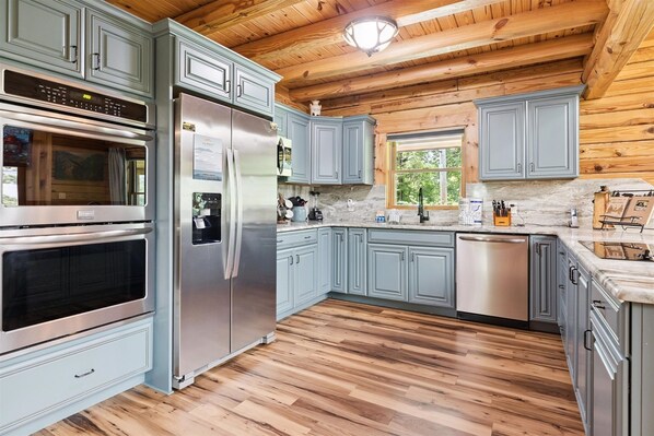 Cabin, 2 Bedrooms | Private kitchen | Fridge, oven, coffee/tea maker, toaster