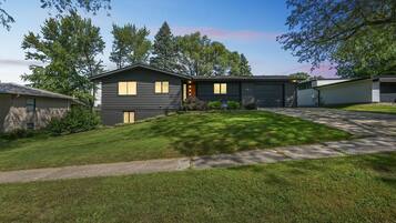 House, 4 Bedrooms | Exterior