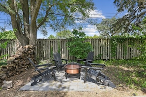 House, 4 Bedrooms | Terrace/patio