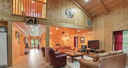 Secluded Mountain Retreat With Stunning Views 4 Bedroom Home