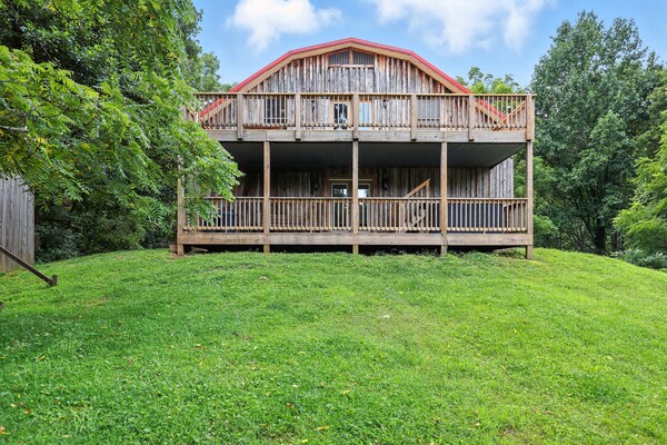 Secluded Mountain Retreat With Stunning Views 4 Bedroom Home - Roan Mountain, TN