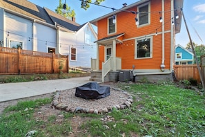 House, 3 Bedrooms | Terrace/patio