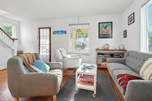 House, 3 Bedrooms | Living area | Smart TV