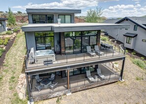 House, 4 Bedrooms | Terrace/patio