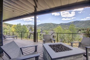 House, 4 Bedrooms | Terrace/patio