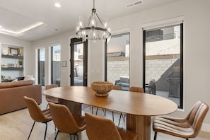 Maison, 3 chambres | Restauration