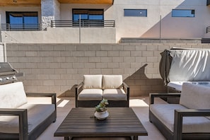 House, 3 Bedrooms | Terrace/patio