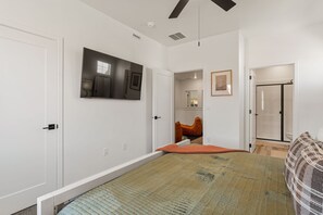Townhome, 4 Bedrooms | 4 bedrooms, laptop workspace, iron/ironing board, cribs/infant beds - Ripples And Rocks Adventure House 4 Bedroom Townhouse (Washington)