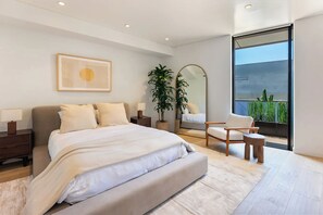 4 slaapkamers, een strijkplank/strijkijzer, wifi, beddengoed