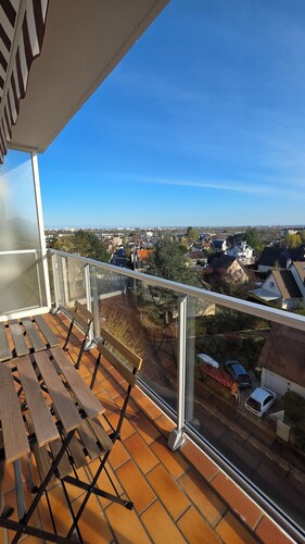 Le haie vigné, large quiet apartment close to town center