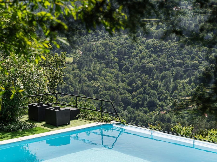 Escrivaninha, espaço de trabalho para notebook