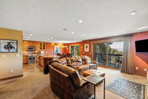 Televisión, chimenea