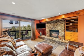 TV, fireplace