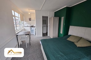 1 habitación y ropa de cama