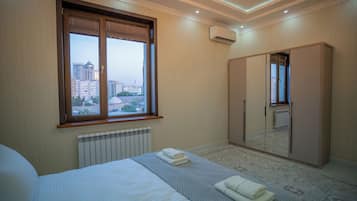 3 bedrooms, in-room safe, iron/ironing board, free WiFi