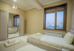 3 bedrooms, in-room safe, iron/ironing board, free WiFi