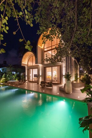 Pool - A 5 Bedroom Boutique Villa (Parra)