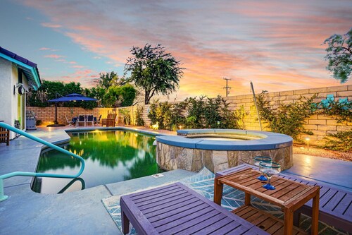 Palm Springs Escape Pool Spa Mountain Vibes