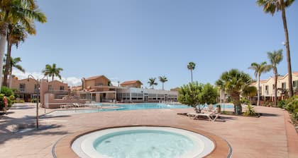 Vacation 'Green Oasis Club' with Shared Pool, Wi-Fi and Air Conditioning