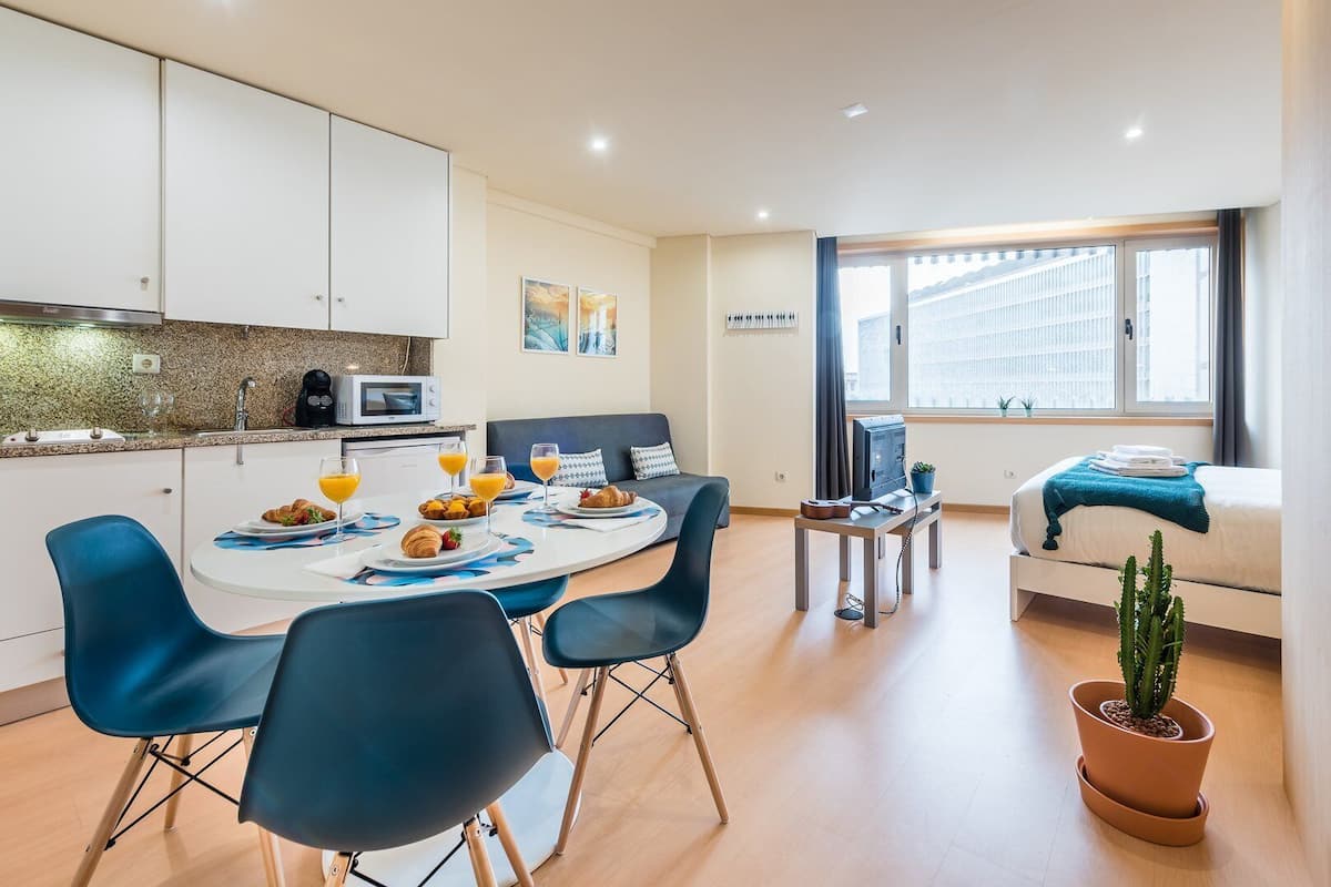 Studio (Studio) | Soundproofing