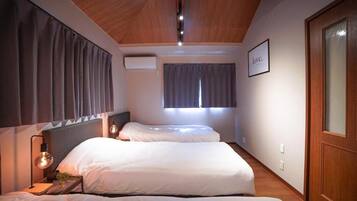 Blackout drapes, free WiFi