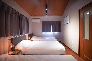 Blackout curtains, free WiFi