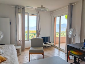 2 chambres, fer et planche Ă repasser