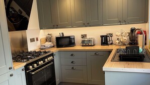 كوخ (The Ship Inn’s Mill cottage) | مطبخ خاص