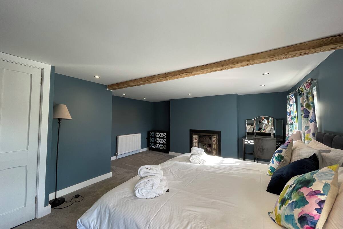 Cottage (The Ship Inn’s Mill cottage)