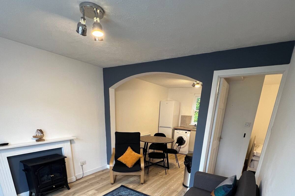 Cottage (The Ship Inn's Cabin)