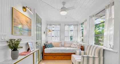 Tiny Tides: Adorable Cozy House!
