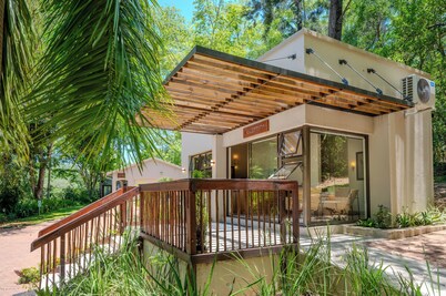 Bushbaby Valley Lodge