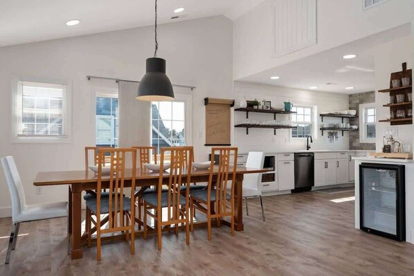 Dining - Salty&Suite-Sauna, Hot Tub, Dog Friendly, Sunsets (Kill Devil Hills)