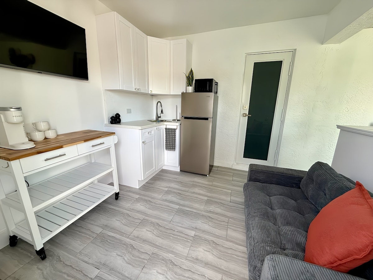 Photo 6 of Private modern Oasis W kitchen & parking in beautiful Naples with AC