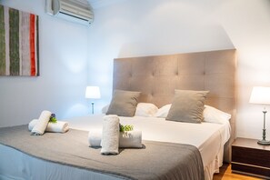 2 bedrooms, in-room safe, iron/ironing board, free WiFi