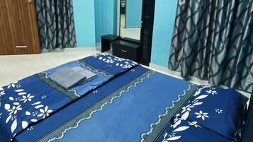 3 Schlafzimmer, Bügeleisen/Bügelbrett