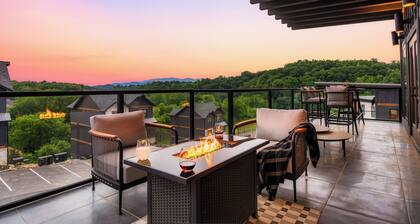 Cozy Cub Luxury Cabin Pigeon Forge