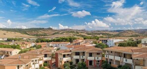 Exterior - Residenza Le Farfalle 'A' with Garden View, Wi-Fi and Air Conditioning (Tergu)